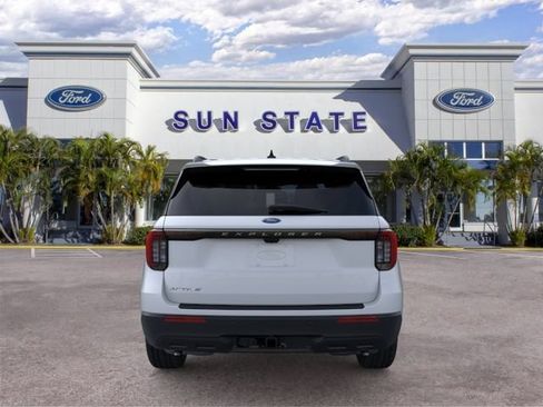 New 2026 Ford Explorer Active RWD image 7
