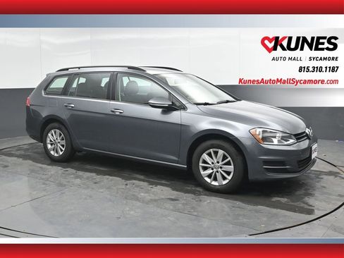 Used 2016 Volkswagen Golf S image 1
