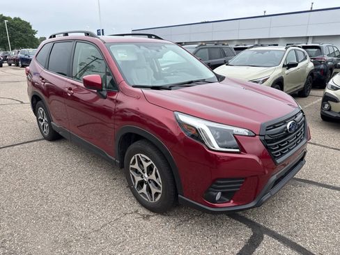 Used 2023 Subaru Forester Premium AWD/4WD image 4