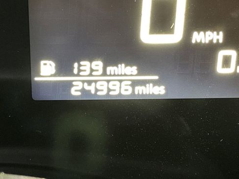 Used 2025 Nissan Kicks S image 6