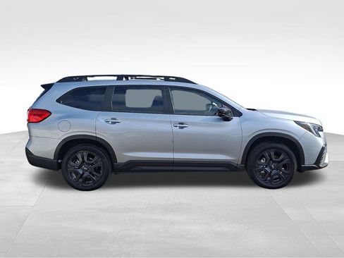 Used 2025 Subaru Ascent Onyx Edition image 7