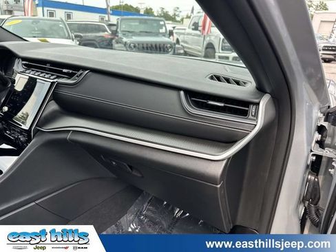 Used 2023 Jeep Grand Cherokee Altitude AWD/4WD image 26