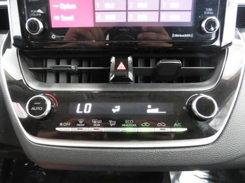 Used 2021 Toyota Corolla LE w/ Carpet Mat Package (TMS) FWD image 18