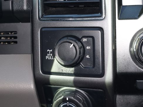 Used 2017 Ford F150 XLT w/ Equipment Group 302A Luxury image 26