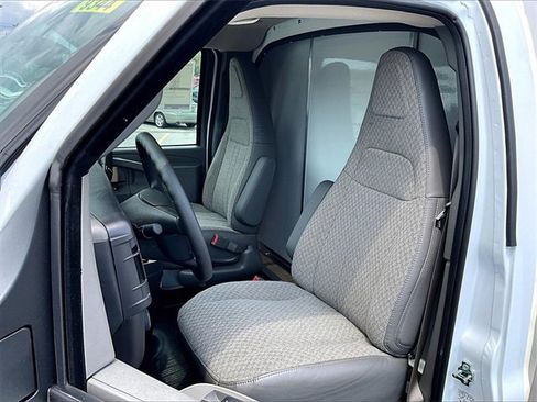 New 2025 Chevrolet Express 3500 w/ Power Convenience Package image 9