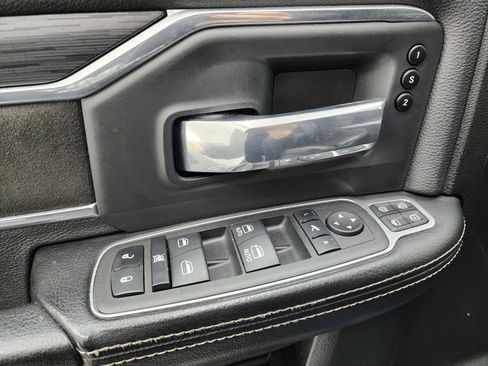 Used 2023 RAM 2500 Laramie w/ Night Edition image 39