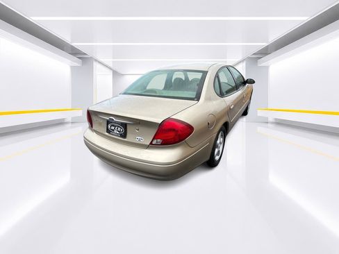 Used 2001 Ford Taurus SE FWD image 4