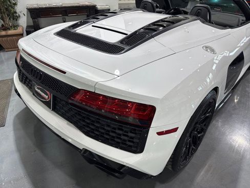 Used 2020 Audi R8 V10 w/ 20" Wheel Package image 35