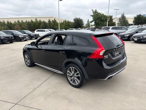 Used 2017 Volvo V60 T5 Cross Country w/ Convenience Package AWD/4WD image 7