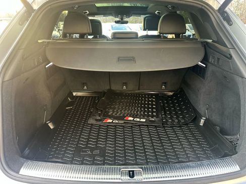 Used 2018 Audi SQ5 Prestige w/ Prestige Package image 38