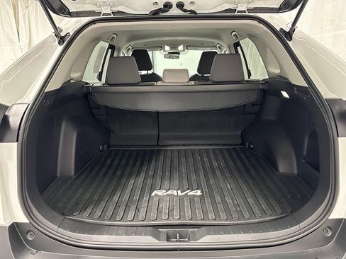 Used 2025 Toyota RAV4 XLE AWD/4WD image 48