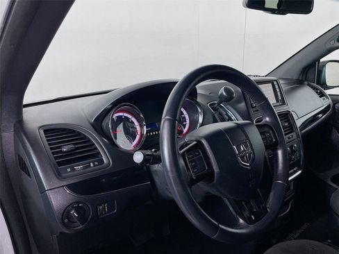 Used 2014 Dodge Grand Caravan SE image 13