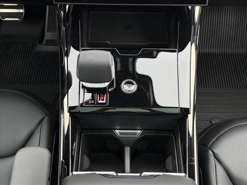New 2026 Land Rover Range Rover Sport SE AWD/4WD image 15