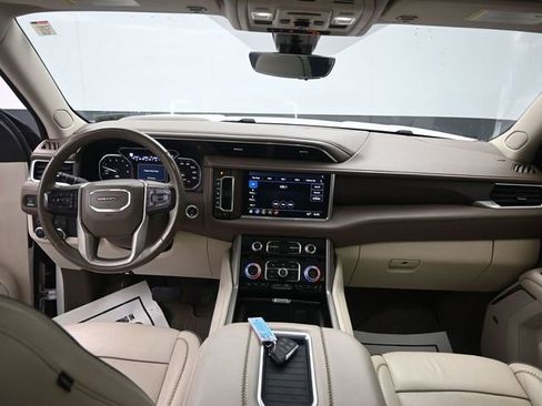 Used 2021 GMC Yukon Denali w/ Denali Premium Package image 20