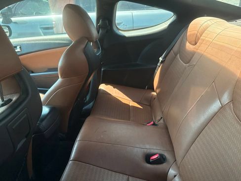 Used 2013 Hyundai Genesis 3.8 RWD image 4