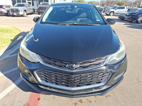 Used 2017 Chevrolet Cruze LT w/ Convenience Package image 9