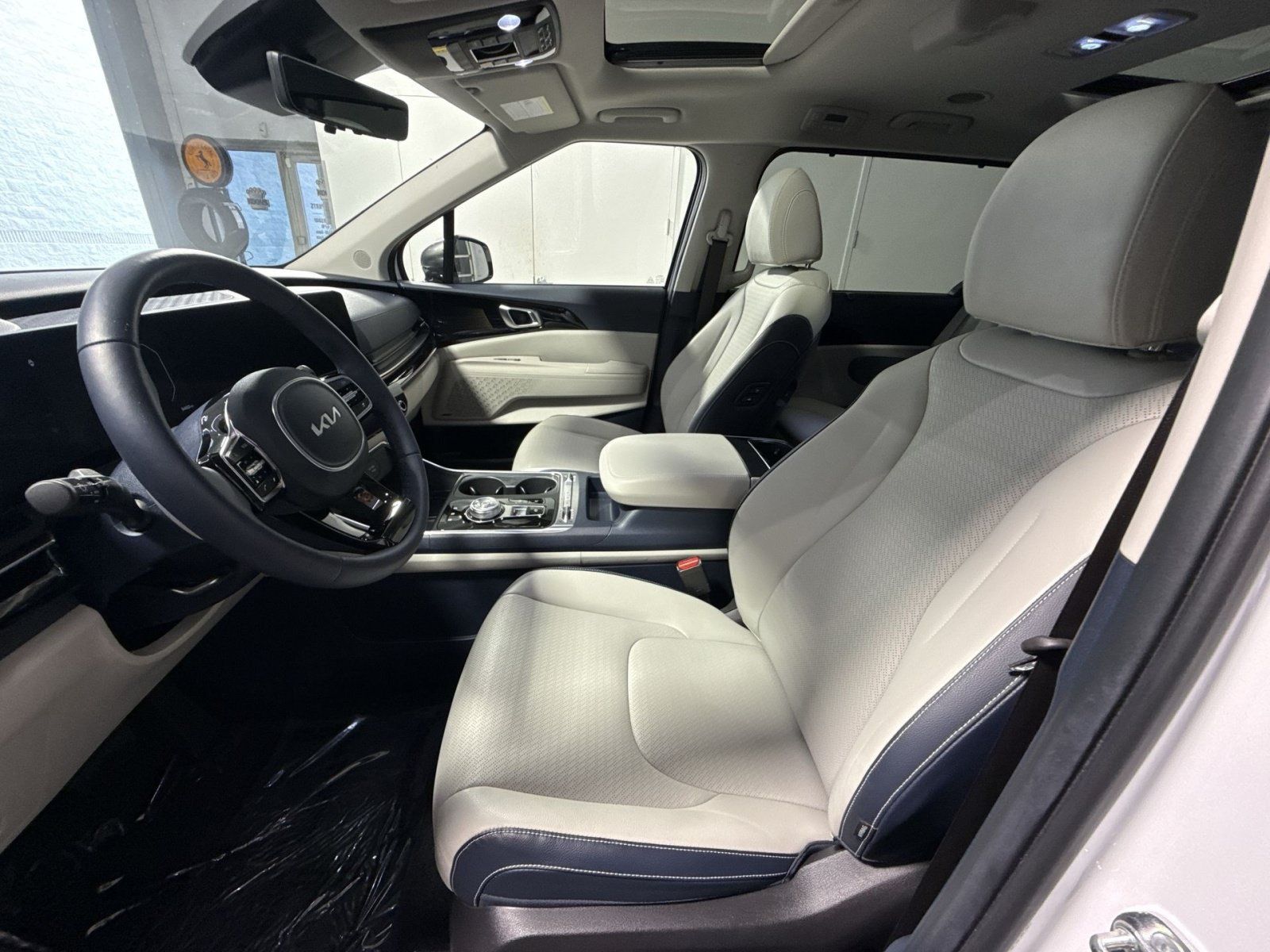 Used 2025 Kia Carnival SX Prestige FWD image 14
