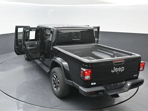 Used 2022 Jeep Gladiator Overland w/ Popular Equipment Package AWD/4WD image 22