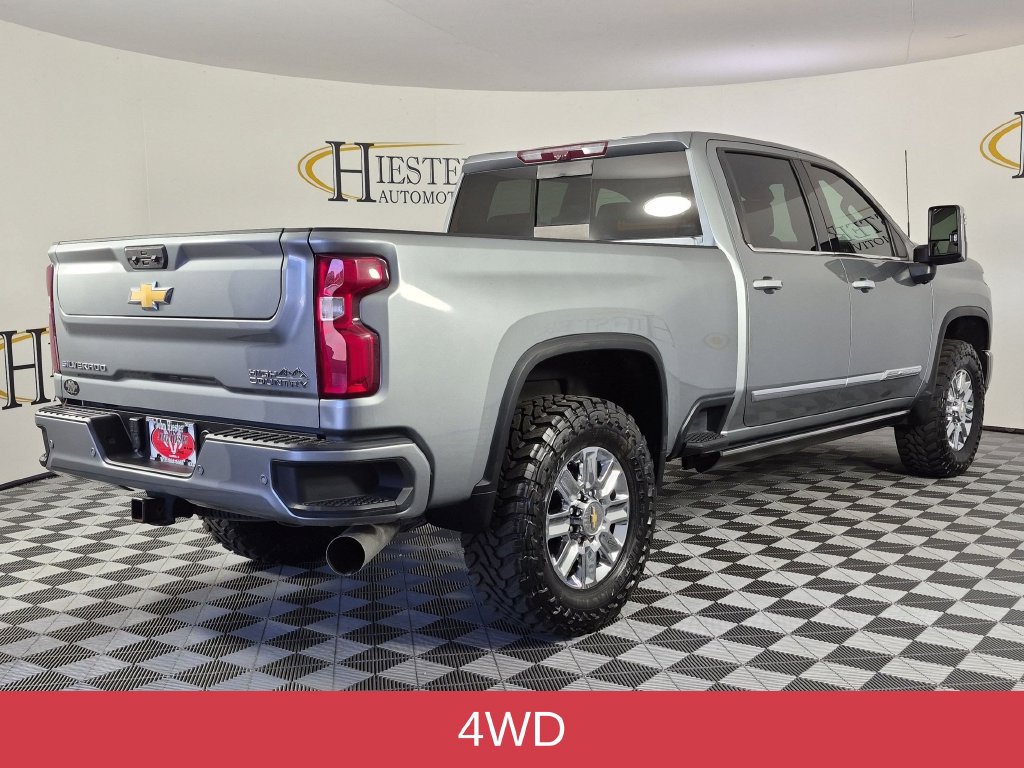 Used 2024 Chevrolet Silverado 2500 High Country w/ High Country Premium Package AWD/4WD image 4
