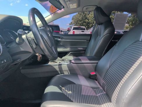 Used 2020 Toyota Camry SE AWD/4WD image 16