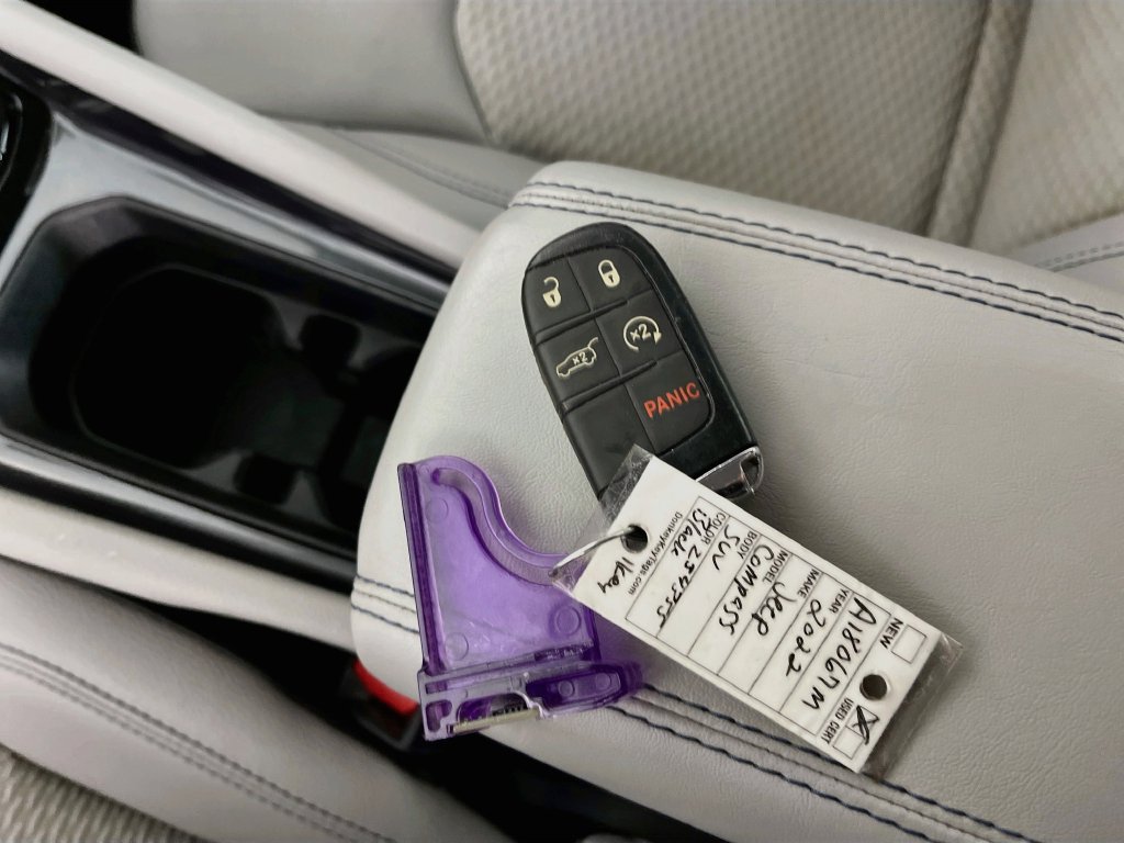 Used 2022 Jeep Compass Latitude w/ Convenience Group FWD image 23