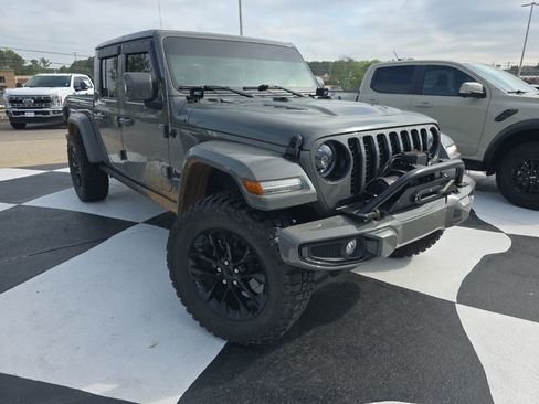 Used 2023 Jeep Gladiator Overland image 10