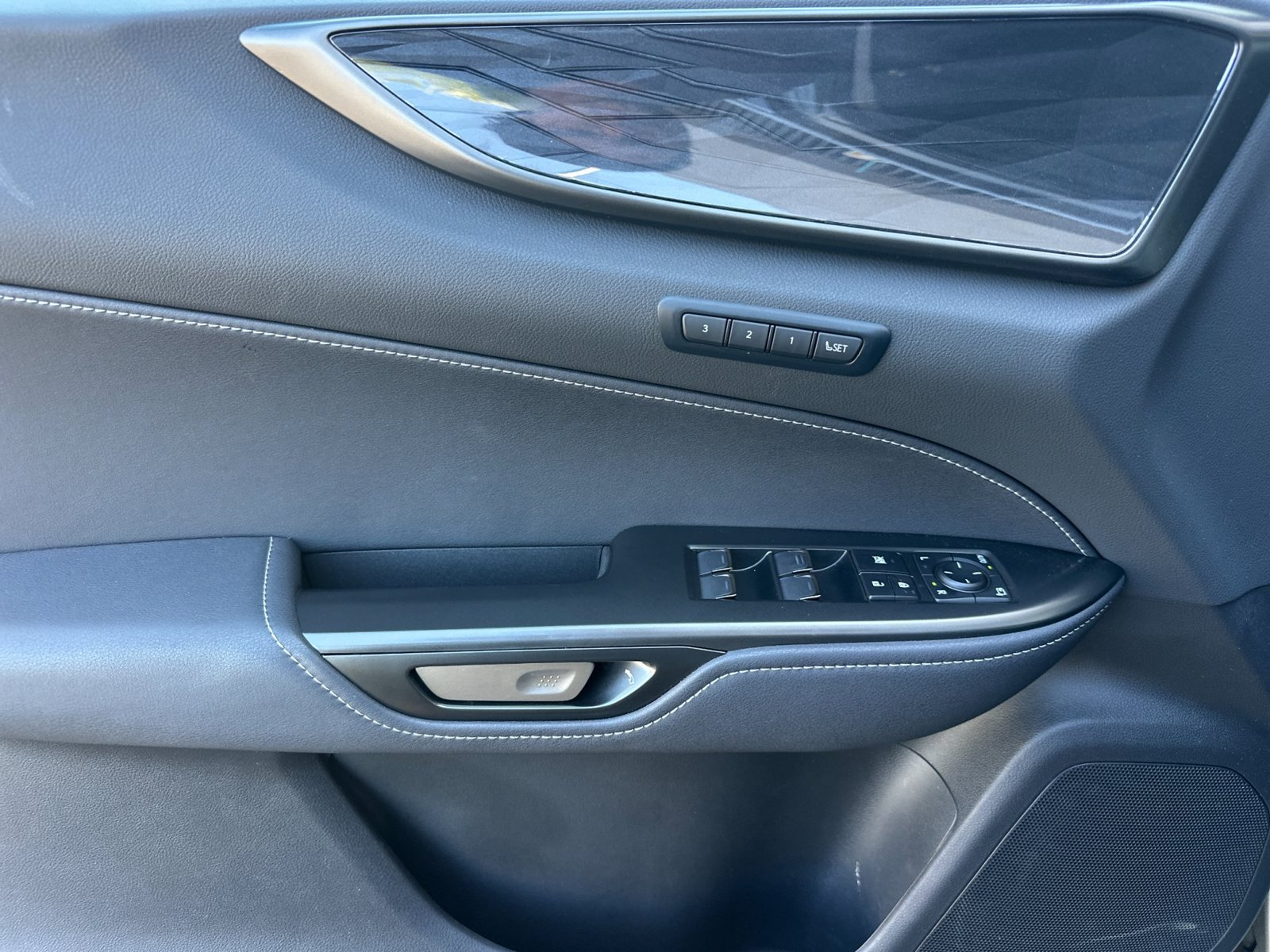 Used 2025 Lexus NX 250 FWD w/ Premium Package image 11