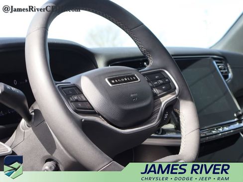 Used 2023 Jeep Wagoneer L Series II image 26