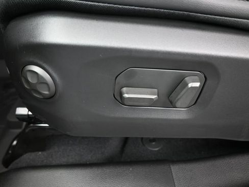 New 2026 Jeep Wrangler Unlimited Rubicon AWD/4WD image 33