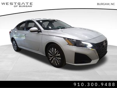 Used 2023 Nissan Altima 2.5 SV