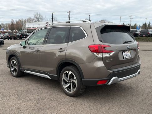 Used 2023 Subaru Forester Touring image 3