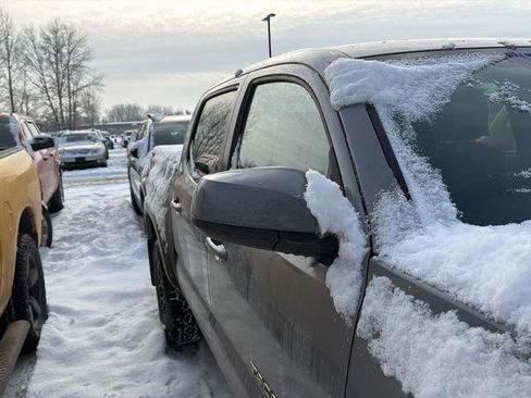 Used 2021 Toyota Tacoma SR5 image 5
