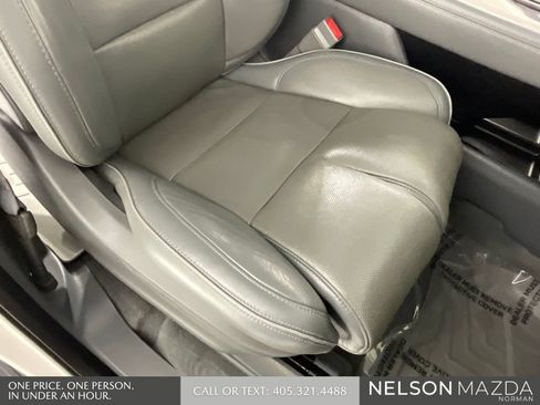 Used 2019 Lincoln Navigator L Select RWD image 28