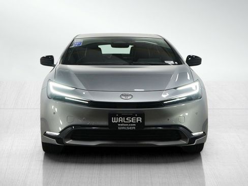 Used 2025 Toyota Prius Limited image 8