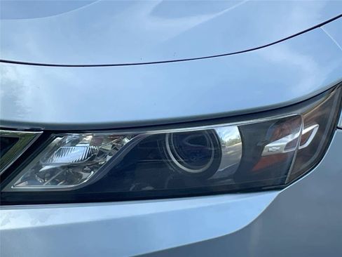 Used 2014 Chevrolet Impala LT w/ Premium Seating Package FWD image 9
