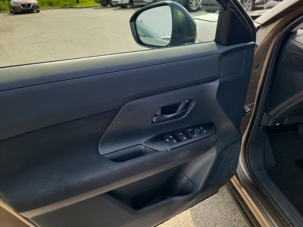 Certified 2025 Nissan Kicks S FWD image 19