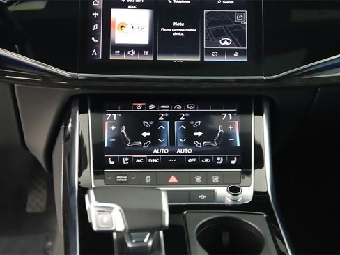 Used 2023 Audi Q8 Premium Plus w/ Premium Plus Package image 20