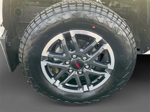 Used 2025 Toyota Tacoma TRD Sport image 10