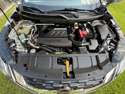 Used 2023 Nissan Rogue SV image 31