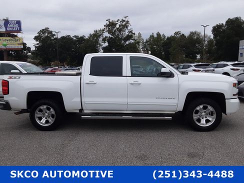 Used 2018 Chevrolet Silverado 1500 LT w/ All Star Edition AWD/4WD image 7
