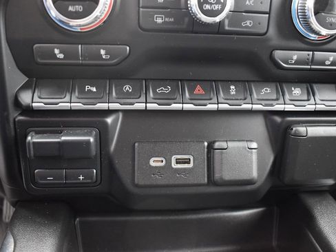 Used 2021 GMC Sierra 1500 Elevation w/ Preferred Package AWD/4WD image 18