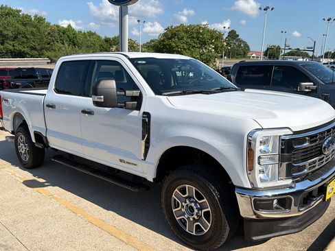 Used 2024 Ford F250 XLT w/ FX4 Off-Road Package AWD/4WD image 2