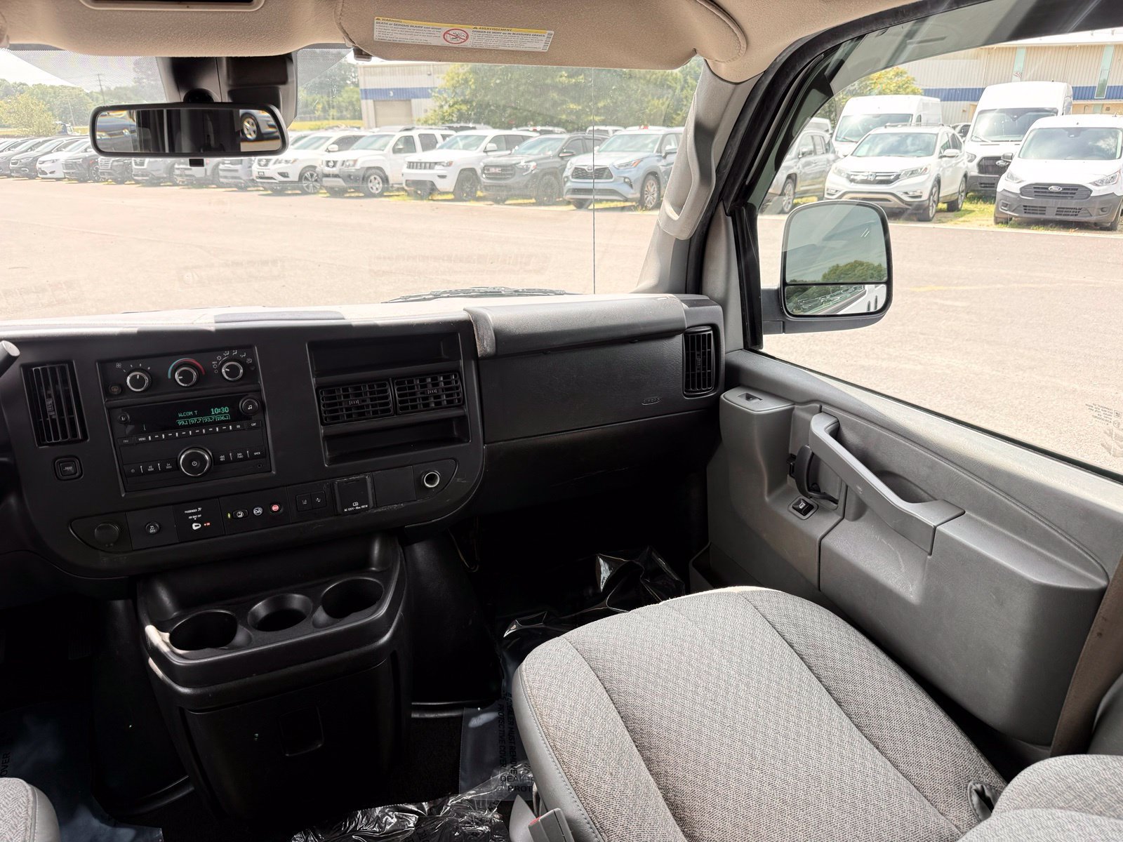 Used 2020 Chevrolet Express 3500 LT w/ LT Preferred Equipment Group RWD image 23