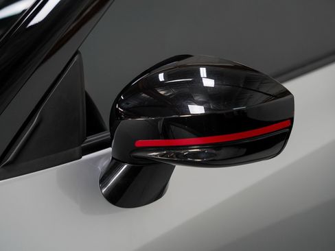 Used 2018 Nissan GT-R NISMO AWD/4WD image 16
