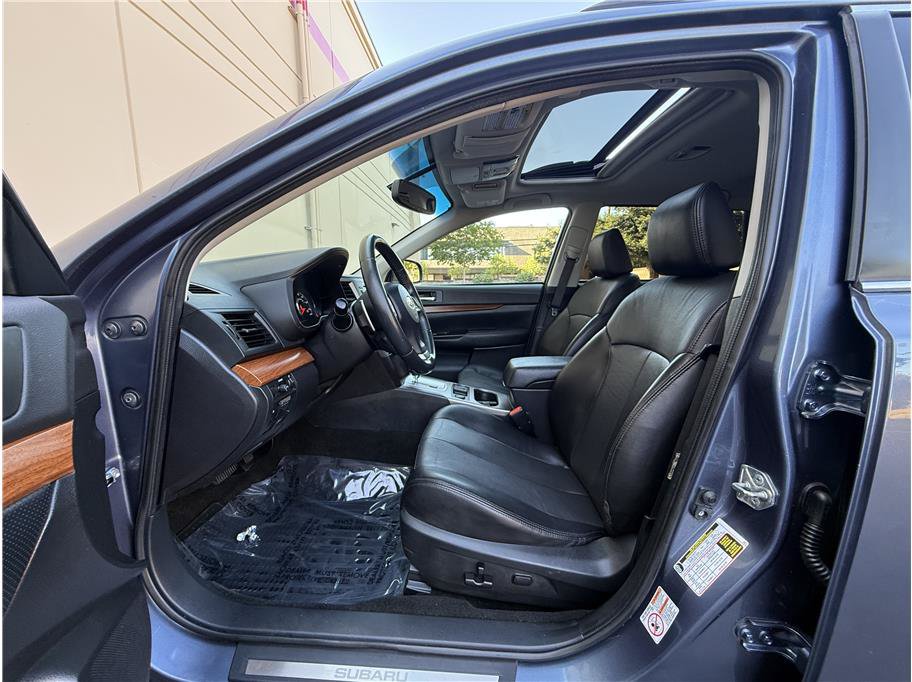 Used 2014 Subaru Outback 2.5i Limited w/ Moonroof Package AWD/4WD image 11