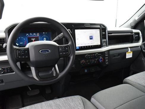 New 2026 Ford F250 XLT w/ XLT Premium Package RWD image 11