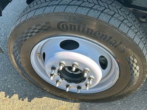 New 2025 Ford F550 4x4 Regular Cab Super Duty image 10