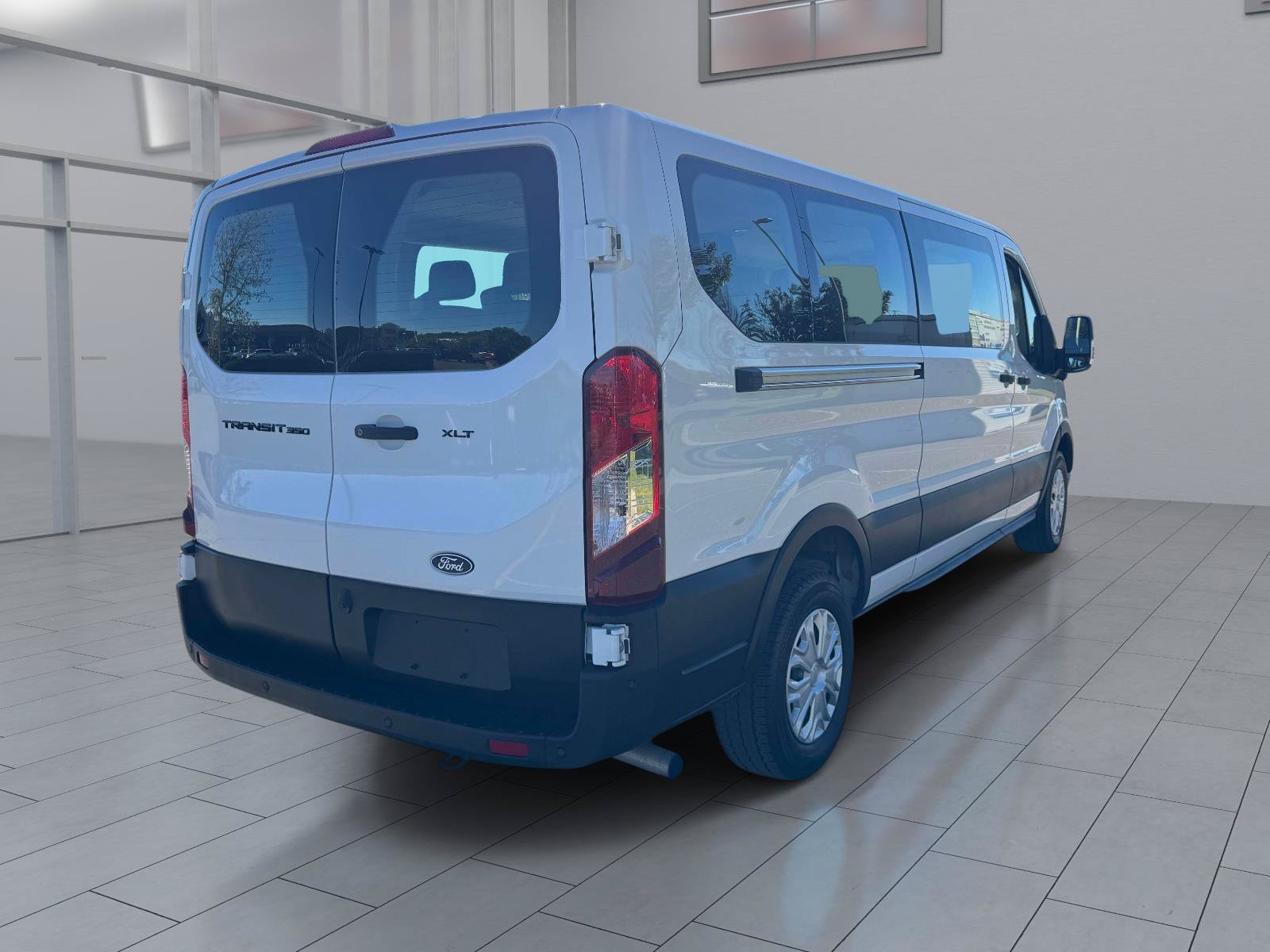 Used 2026 Ford Transit 350 XLT RWD image 6