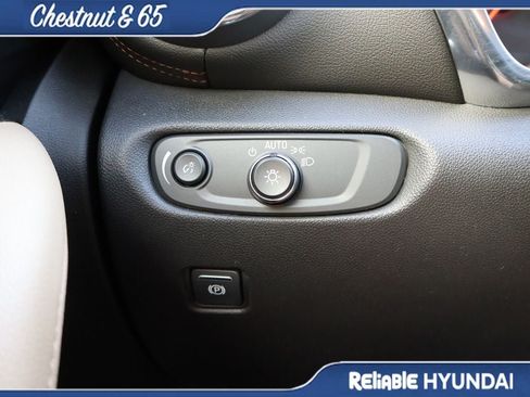 Used 2022 Chevrolet Blazer Premier w/ Enhanced Convenience Package AWD/4WD image 32