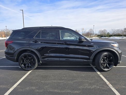 Used 2023 Ford Explorer ST-Line w/ Class IV Trailer Tow Package image 21